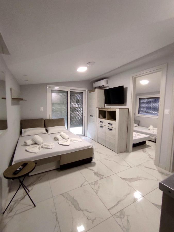 Apartments Nera Paralia-Apartment With Sea View Esterno foto