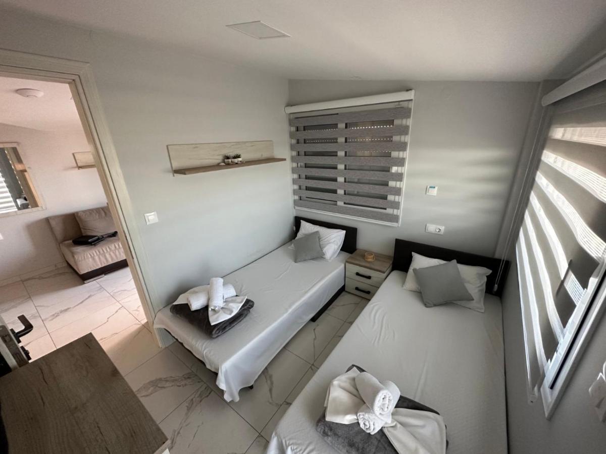 Apartments Nera Paralia-Apartment With Sea View Esterno foto