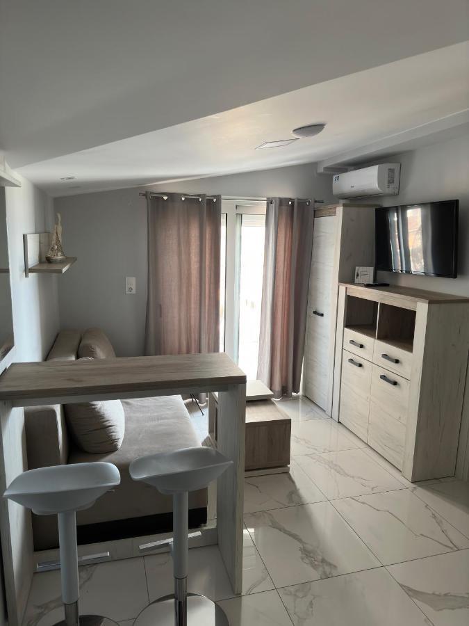 Apartments Nera Paralia-Apartment With Sea View Esterno foto